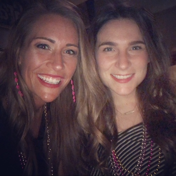 Meet your Posher, Caitlin - Picture 2 of 4